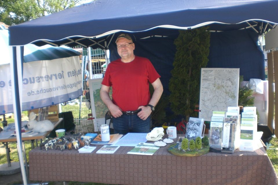 Bild 2 Infostand beim Tierheimfest in Dorf-Mecklenburg