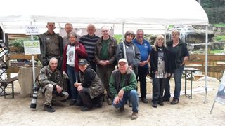 Bild Gruppe von Standbetreuern und Wolfsfreunden Bild Gruppe von Standbetreuern und Wolfsfreunden