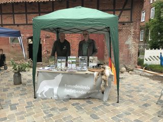 Bild 1 Infostand beim Schafschurfest in Lemgrabe Bild 1 Infostand beim Schafschurfest in Lemgrabe