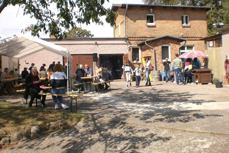 Bild 2 Infostand beim Tag der offenen Tür im Tierheim Neustrelitz