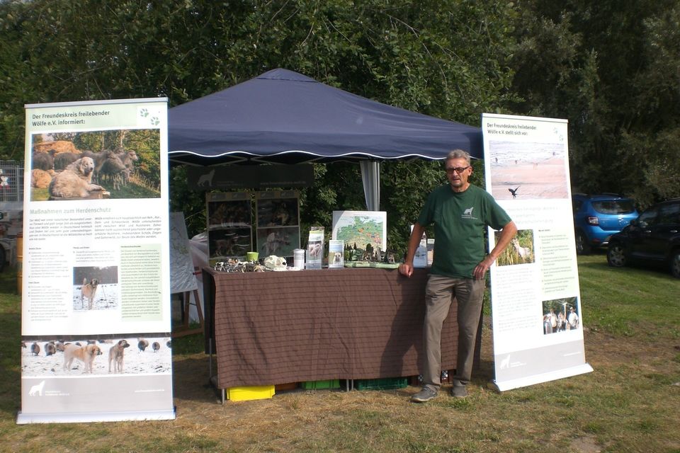 Bild 1 Infostand beim Tierheimfest in Roggendorf