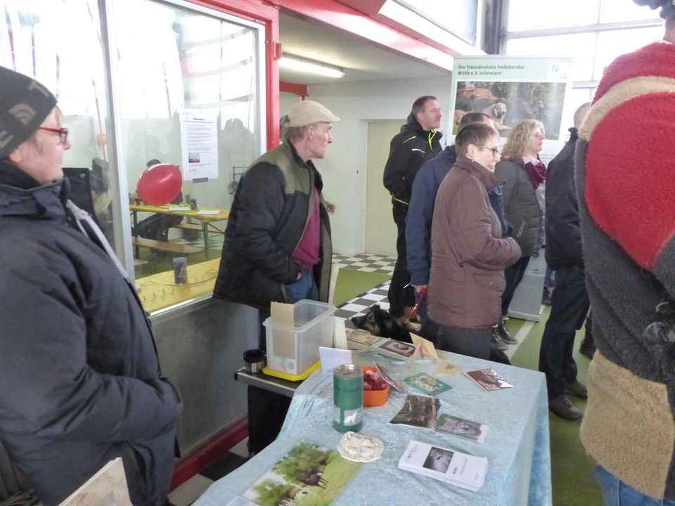 Bild Infostand in Stuvenborn 1 © Jens Hennings Bild Infostand in Stuvenborn 1