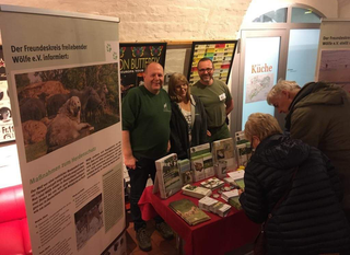 Bild Infostand bei der 1. Torgauer Wolfsnacht