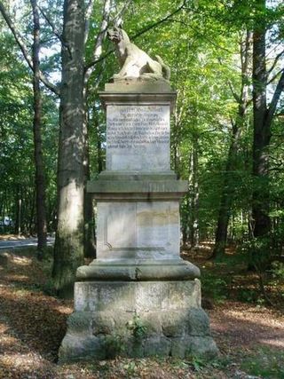 Bild Wolfsdenkmal an der B97 Bild Wolfsdenkmal an der B97