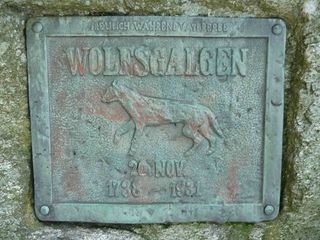 Bronzetafel am Wolfsgalgen in Oestringfelde © Jens Hennings Bild Bronzetafel am Wolfsgalgen in Oestringfelde