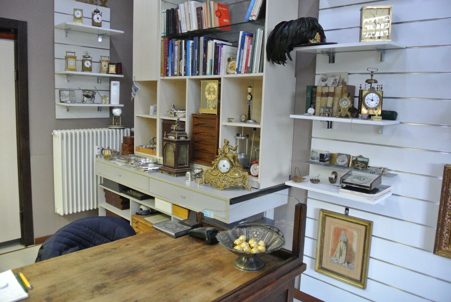 laboratorio di riparazione orologi