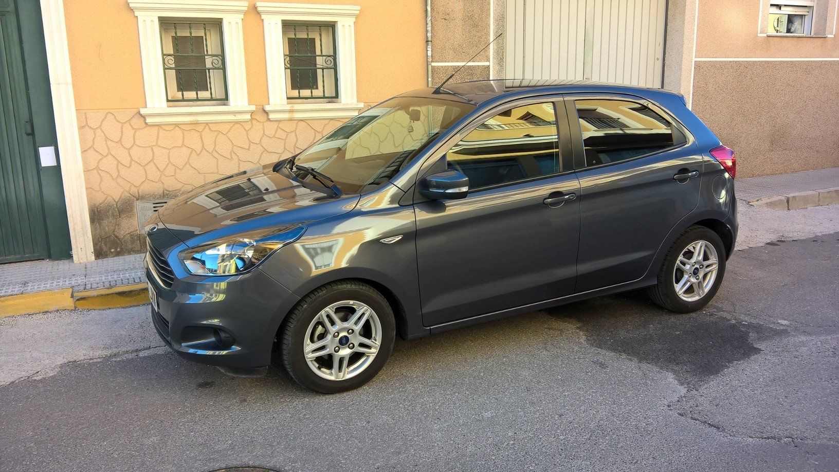 FORD KA +  (1)