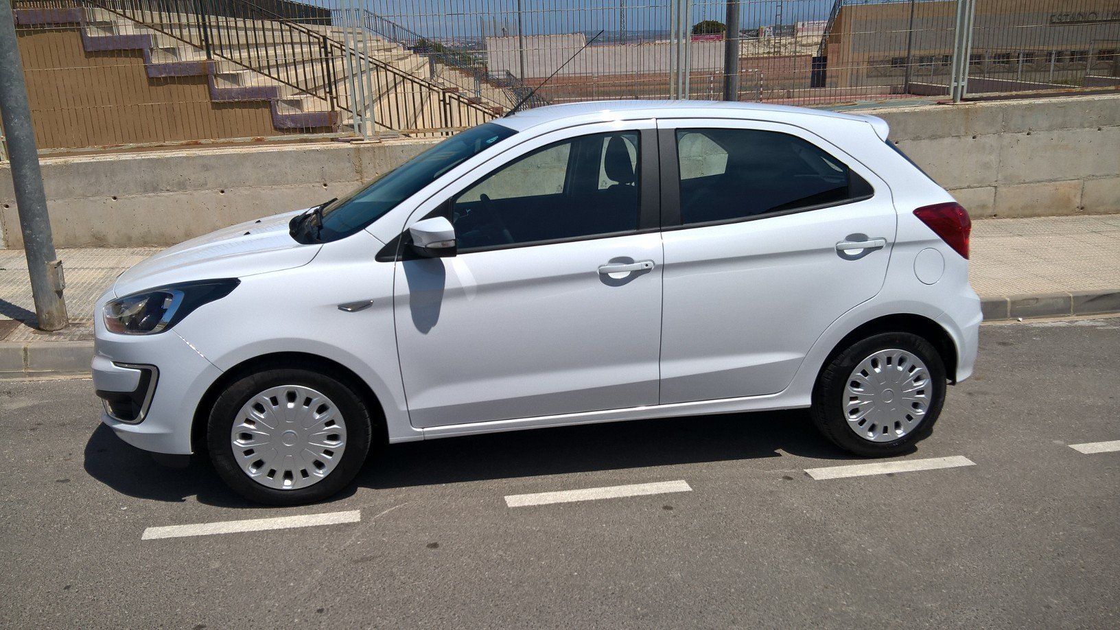 FORD  KA +