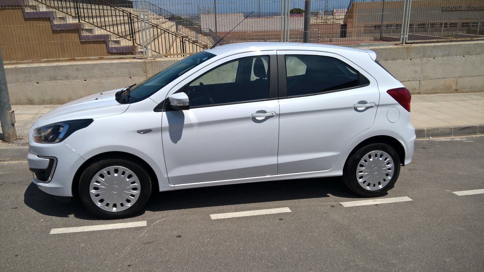 FORD KA +