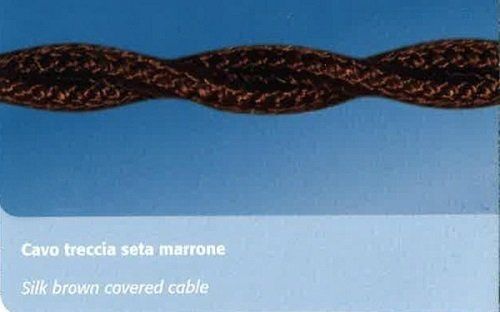 un cavo treccia seta marrone