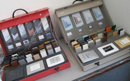 Vasto assortimento di placche