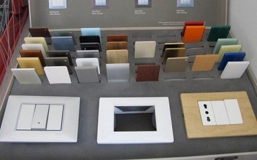 degli interruttori esposti