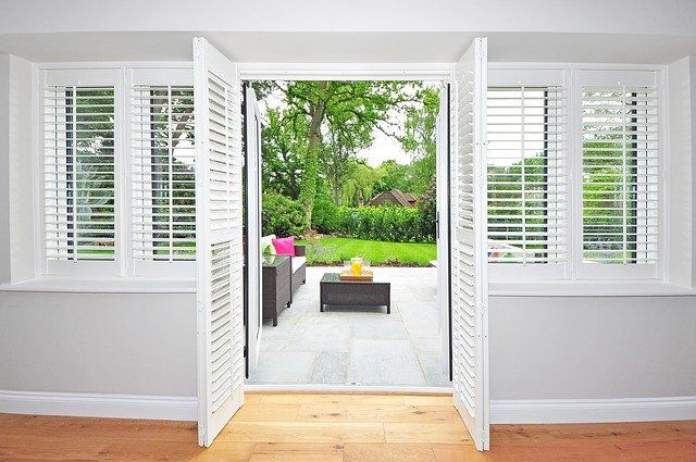 PLANTATION SHUTTERS in white