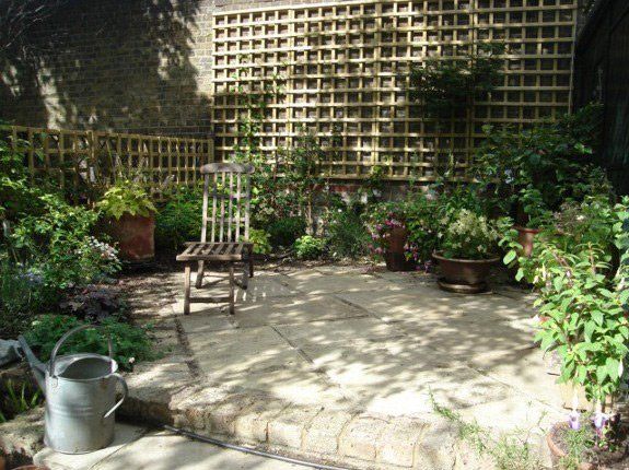 For garden design and landscaping in North London call 07958 381 049