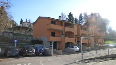 ingresso e parcheggio