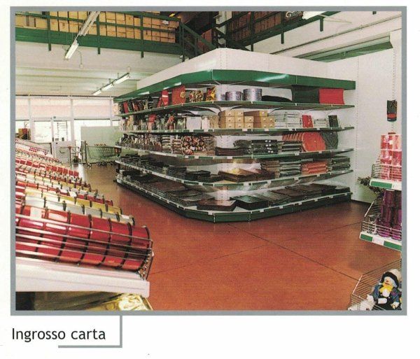 Scaffali per negozi