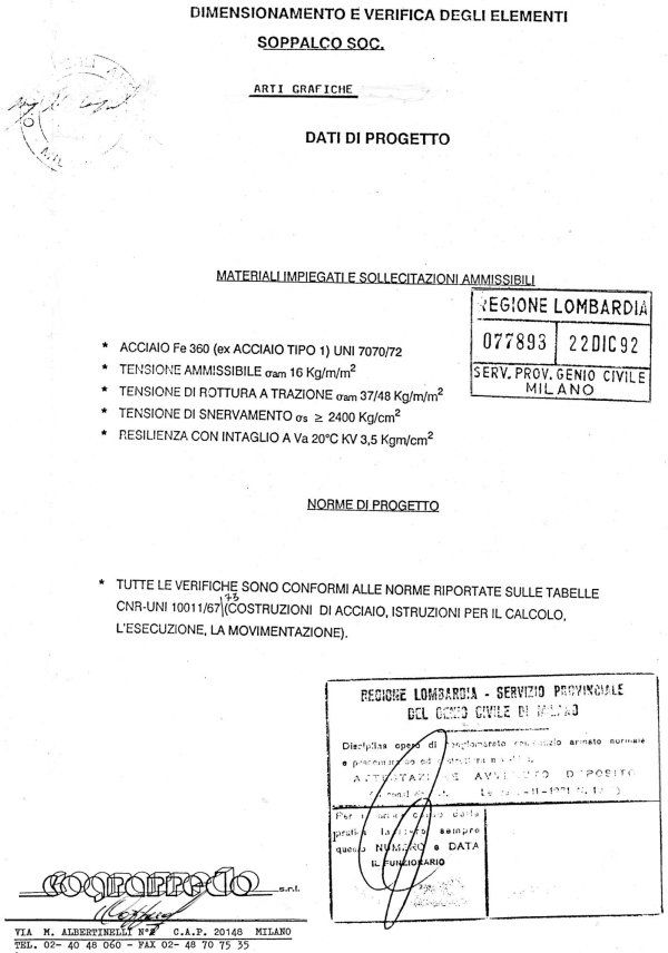 Documentazione tecnica per un progetto di soppalco con specifiche tecniche per i materiali in acciaio e timbri ufficiali.
