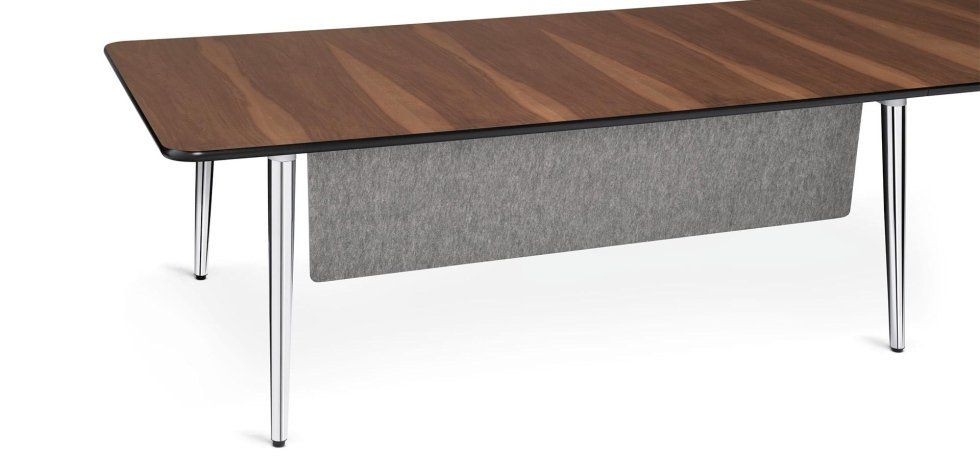 vista frontale scrivania in legno