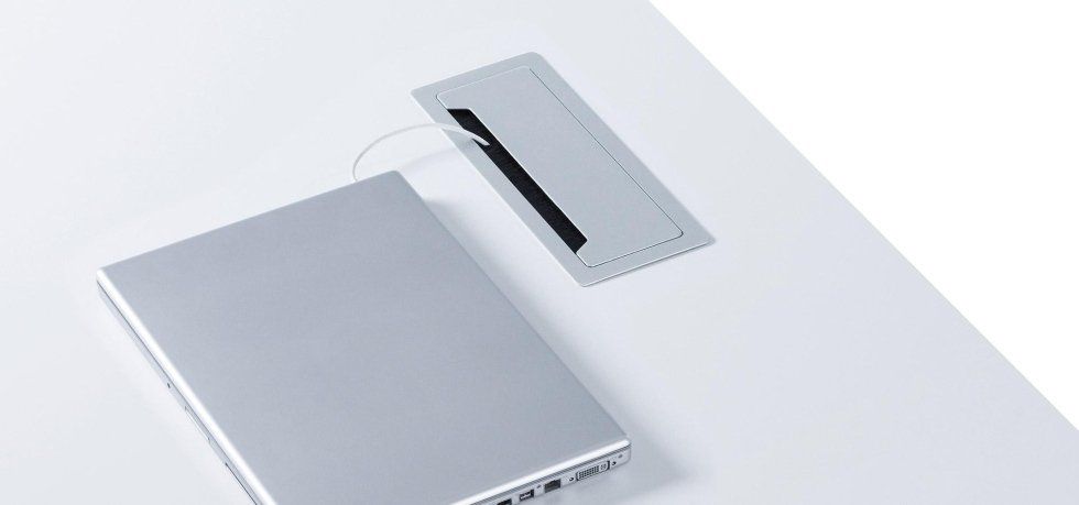 passaggio cavi per scrivania