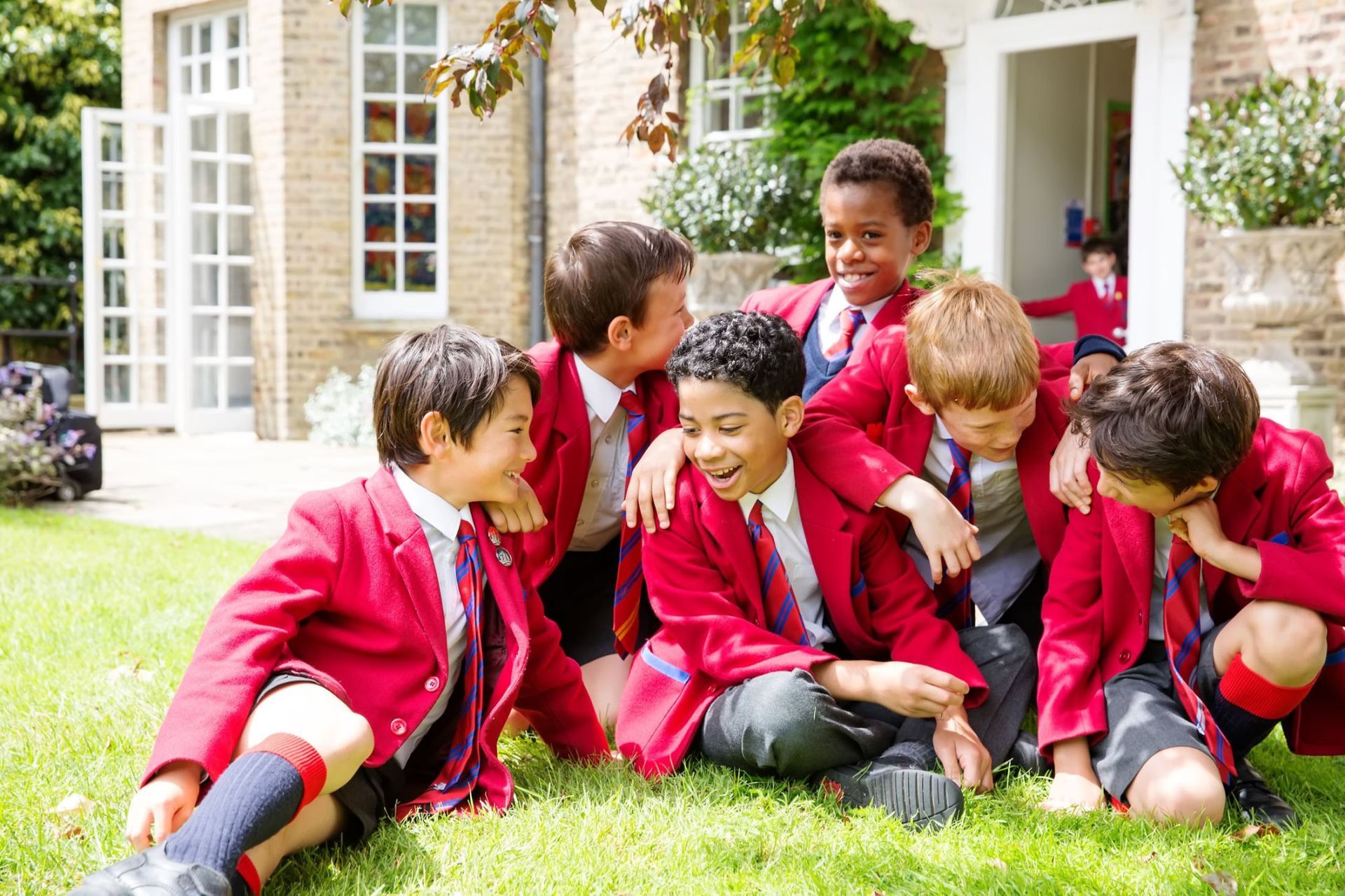 Professional photographer Reading male pupils