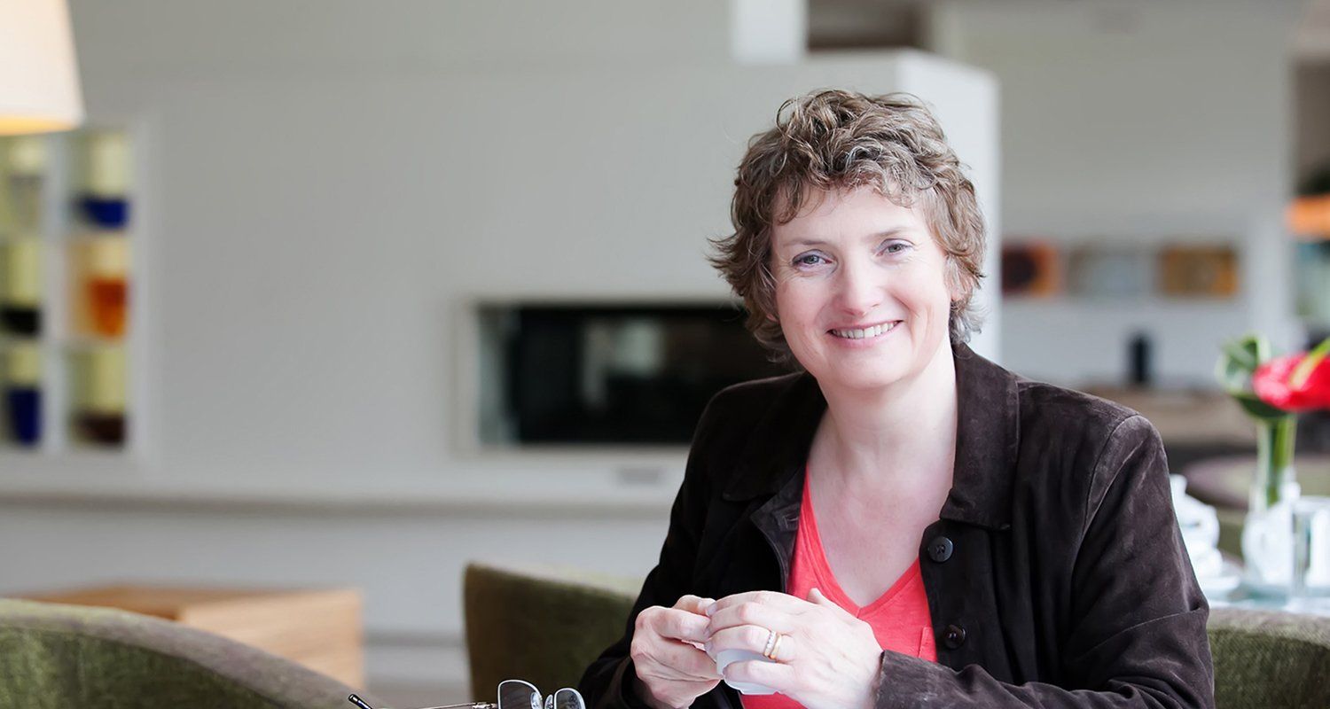 Professional photographer Reading female exec