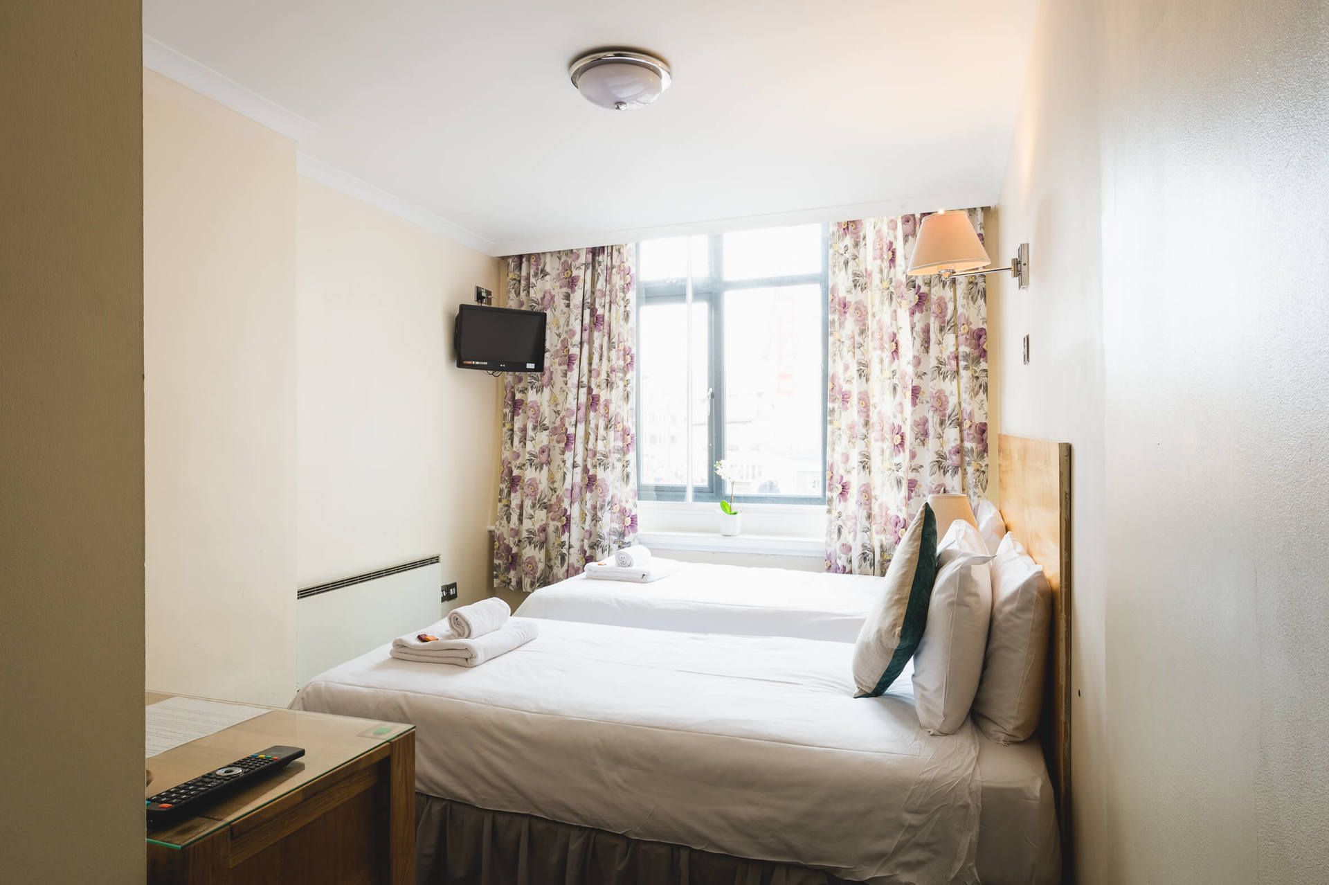 Picture of a bedroom