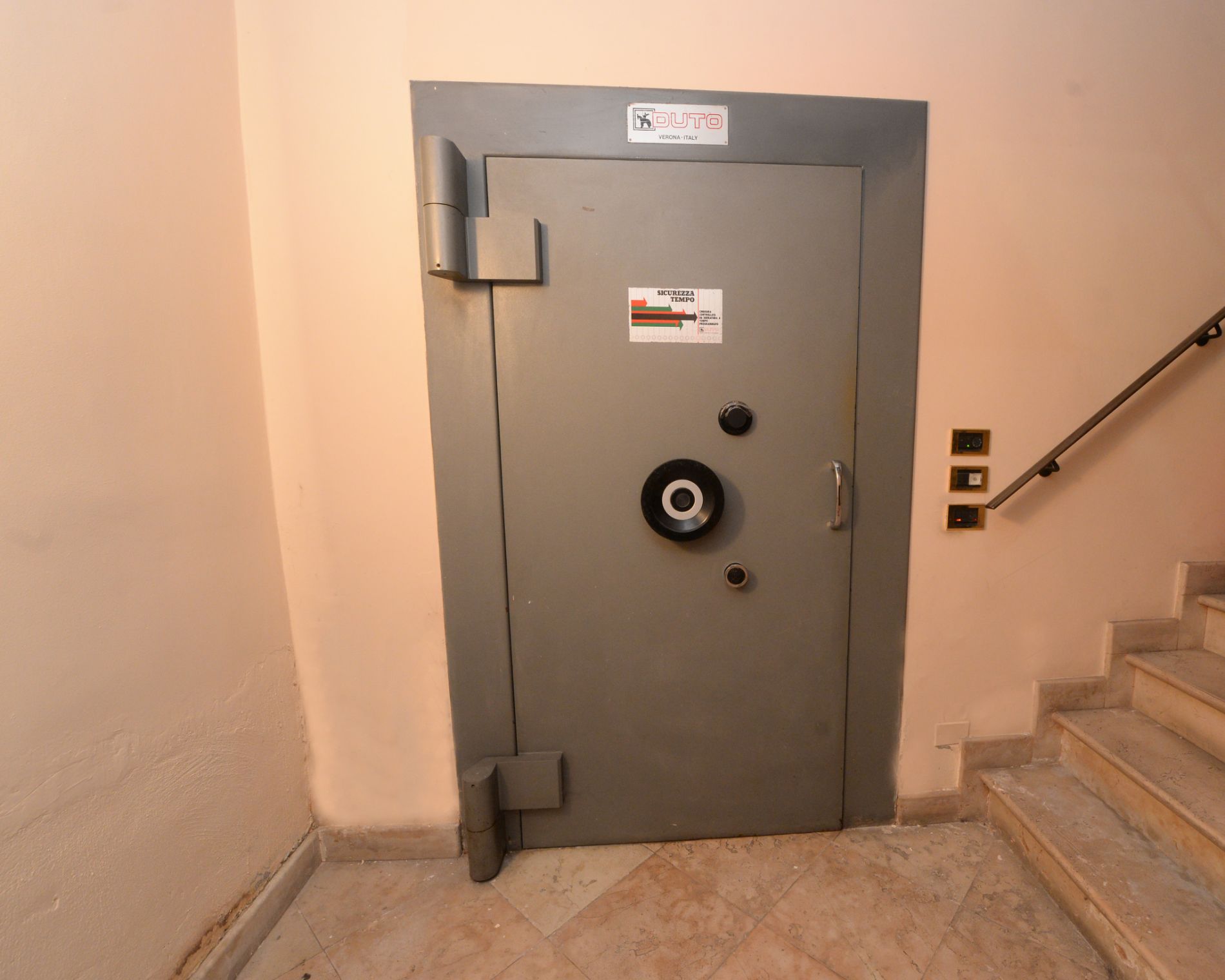 Pellicceria con caveau per la custodia di pellicce