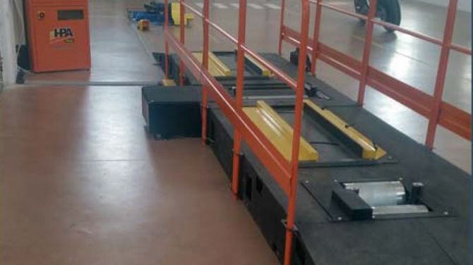 banco per riparazione auto