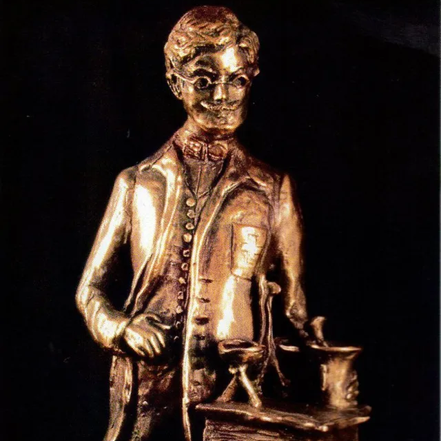 Getrud_Mitterstieler_Widmann_Bronze_Skulptur_Figur_Statue_Apotheker_cm