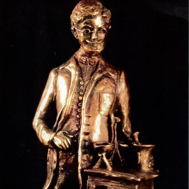 Getrud_Mitterstieler_Widmann_Bronze_Skulptur_Figur_Statue_Apotheker_cm