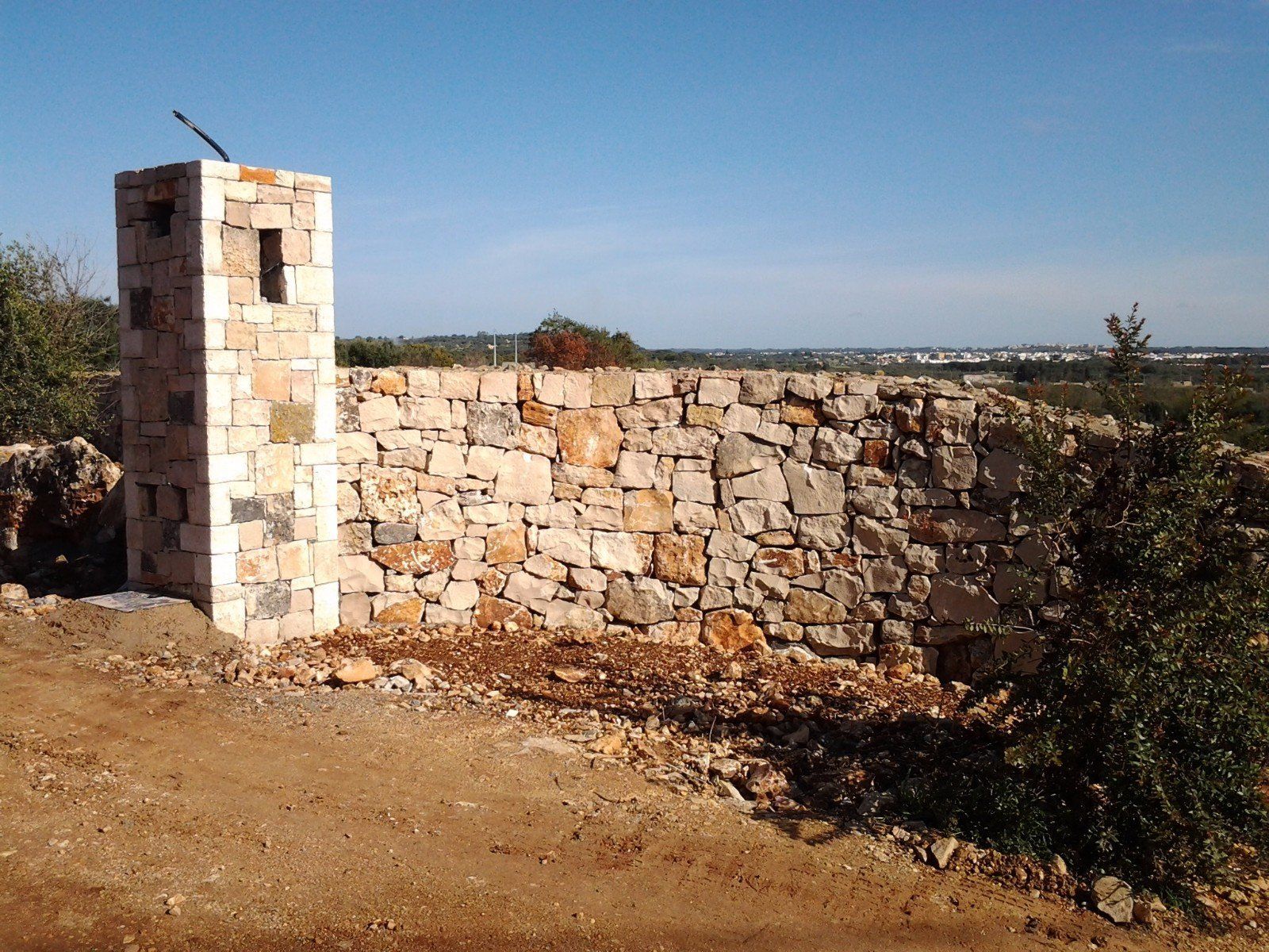 Muro esterno in pietra a vista