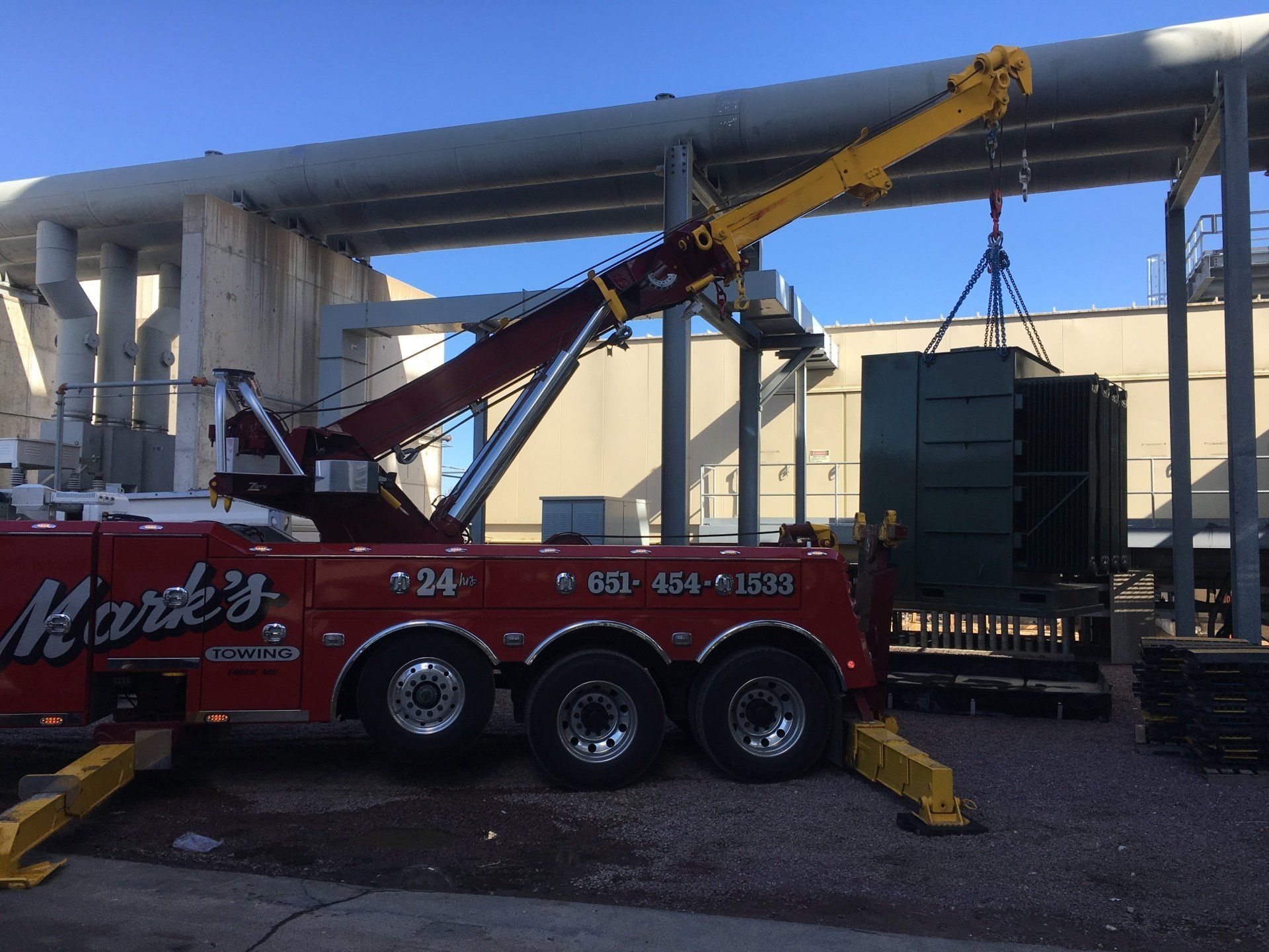 Equipment and Contractor Hauling Local and Long Distance