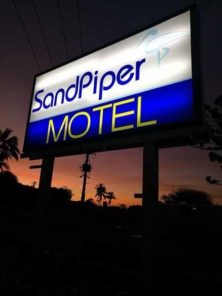 SandPiper motel sign