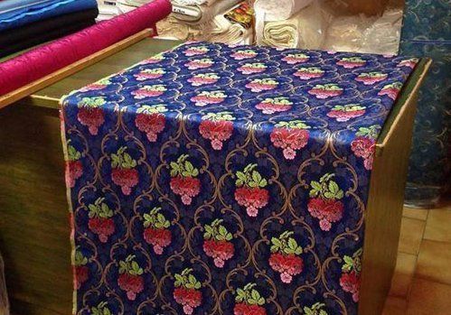 Variopinti ed elaborati, i costumi storici della Sardegna si caratterizzano per la loro lavorazione minuziosa e finemente rifinita.