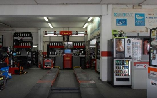 Interno del centro gomme