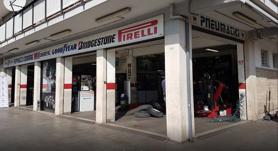 Ingresso del centro gomme