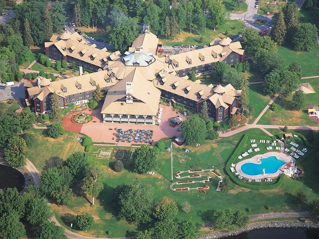 Chateau Montebello, Quebec
