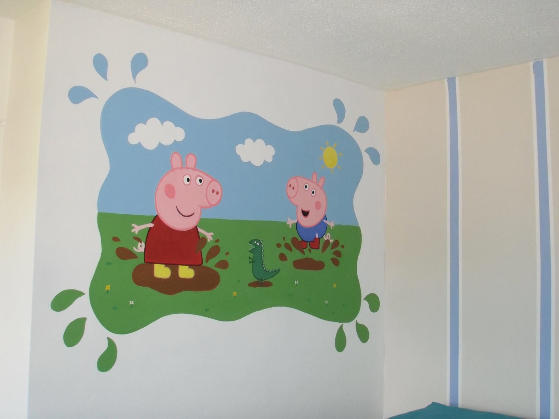 peppa pig muddy puddles mural in kids room