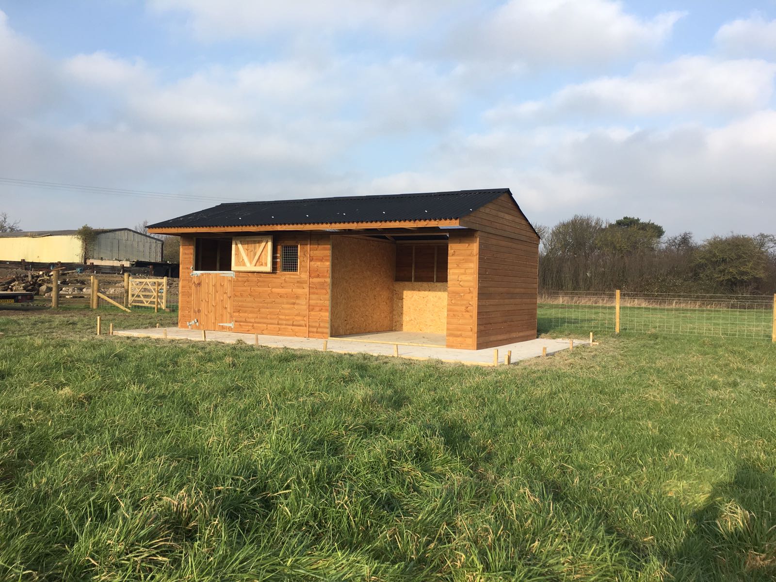 stable and field shelter