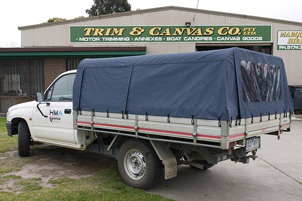 ute vehicle with canopy