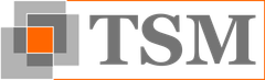 TSM-Logo mit überlappenden grauen Quadraten und einem kleinen orangefarbenen Quadrat