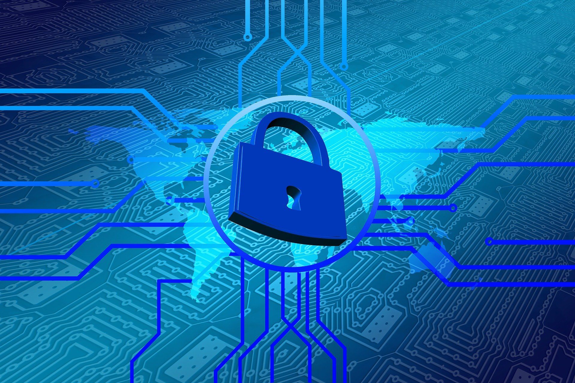 Blaues Vorhängeschloss-Symbol vor digitalem Schaltkreishintergrund, das Cybersicherheit und Datenschutz symbolisiert