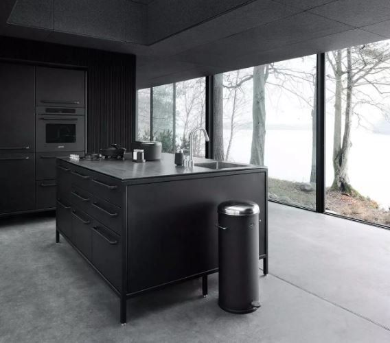 Cargo Container Shelter by Vipp- picture courtesy of Vipp www.vipp.com/en/vipp-shelter
