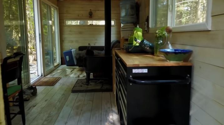 20' Shipping Container Hunting Cabin Mod