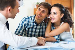 Couple consulting a lawyer | Lenway Law Office - Austin, MN