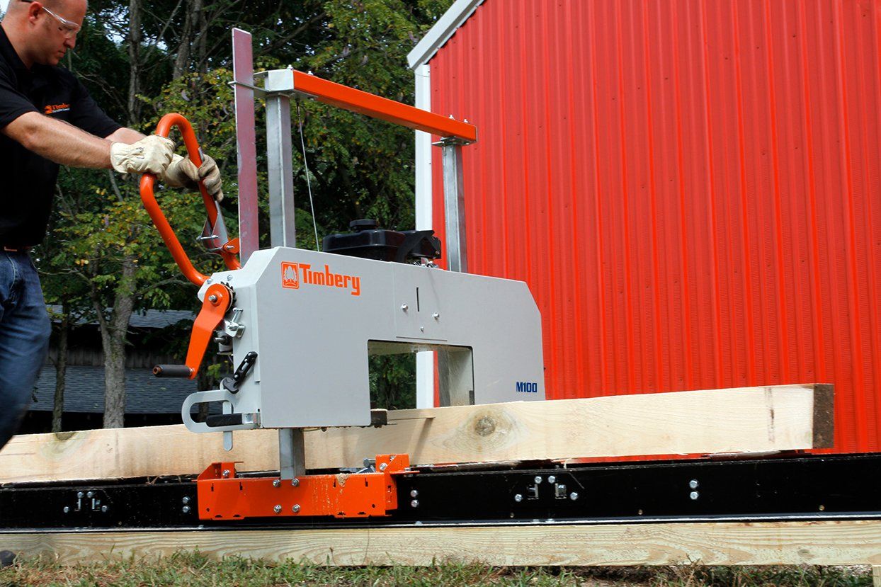 M100 Portable Sawmill Cutting