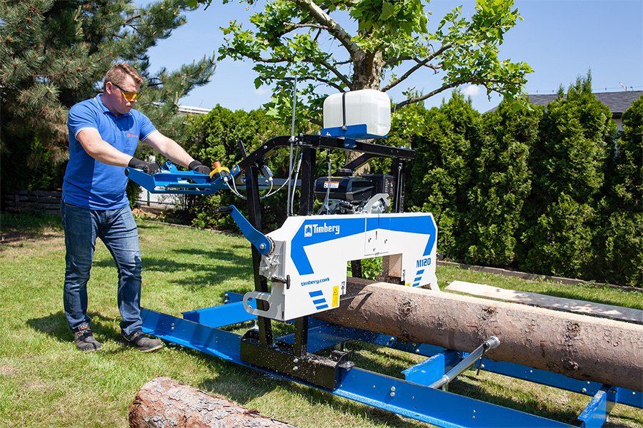 M120 Portable Sawmill Cutting