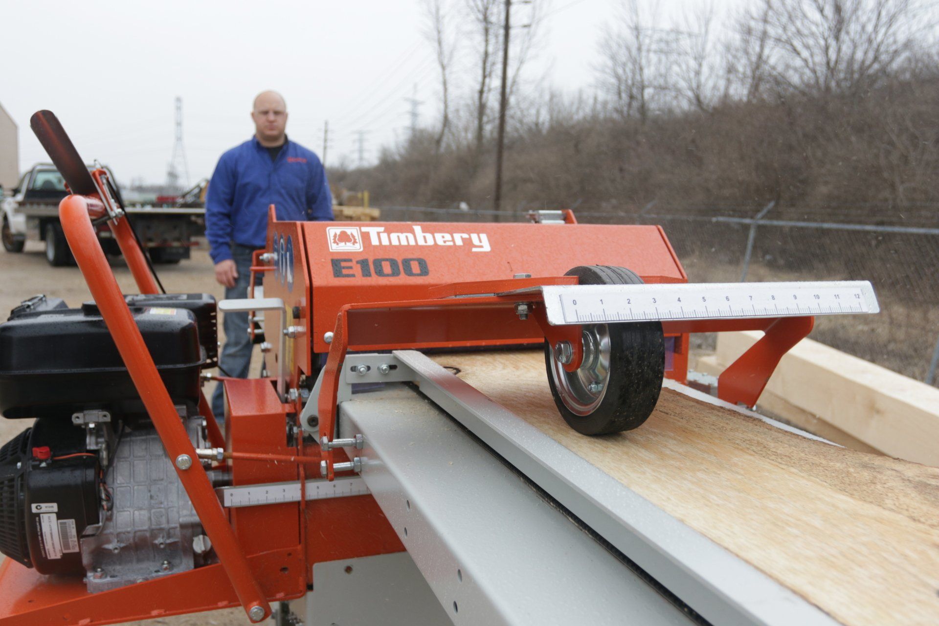 Timbery E100 edger close up