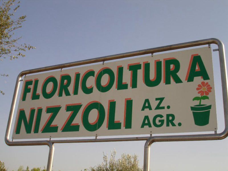insegna esterna del negozio