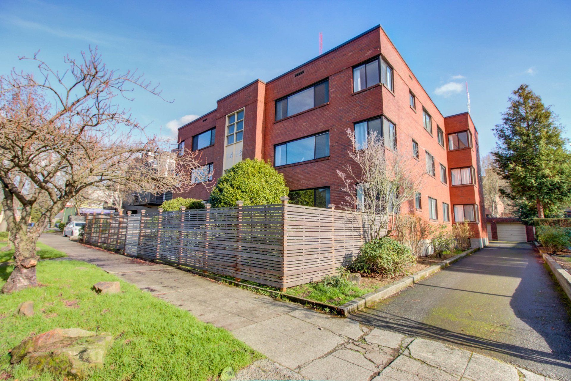 1418 On Queen Anne